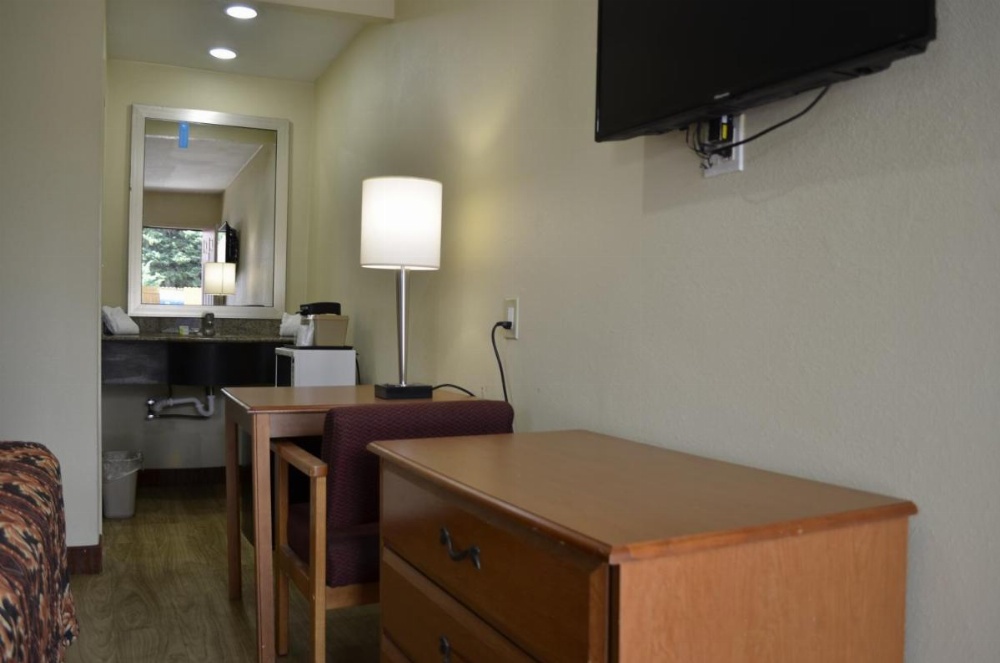 Room image 4
