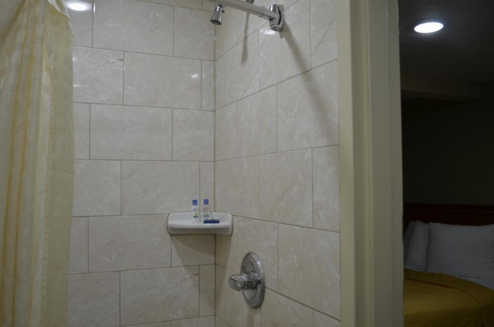 Room image 4
